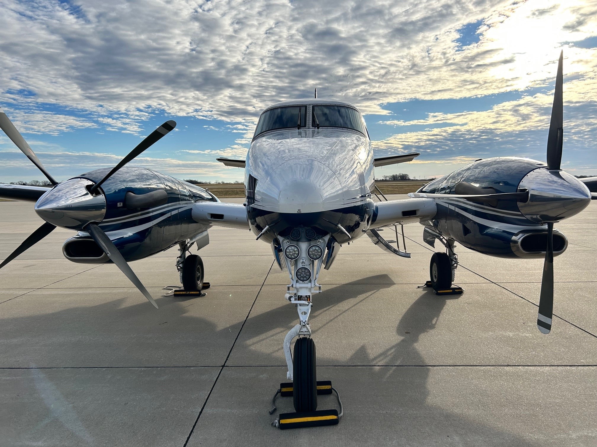 2000 KING AIR C90B - LJ-1612 | N143FW - Blackhawk Aerospace